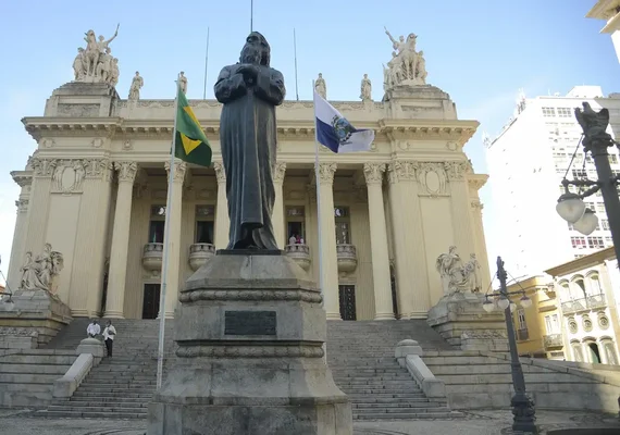 Alerj vai à Justiça contra suspensão da CPI dos Planos de Saúde