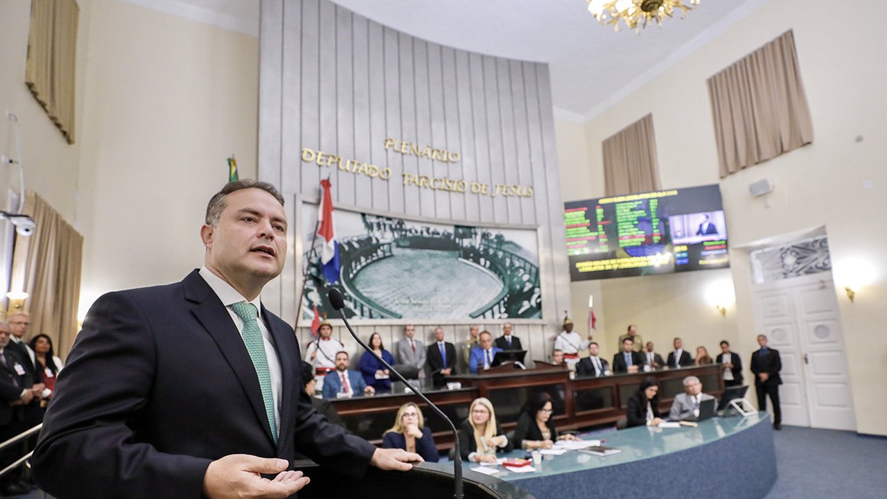 AL vai intensificar investimentos em 2020, afirma governador na abertura do ano legislativo