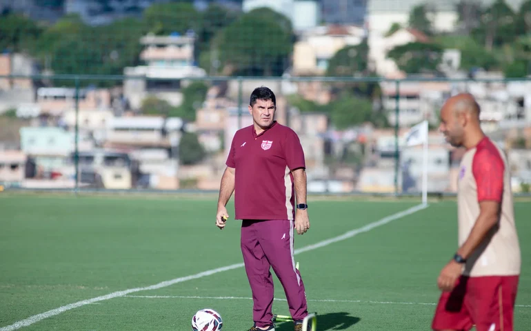 Barroca aponta falhas defensivas após derrota para o Cuiabá e liga sinal de alerta no CRB