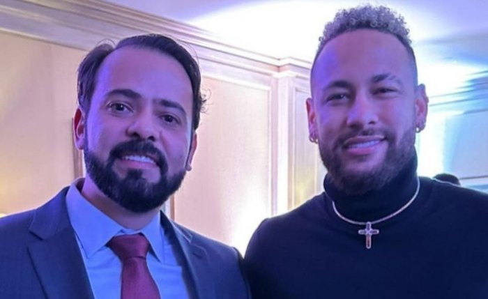 Alan Cavalcante com Neymar Jr.