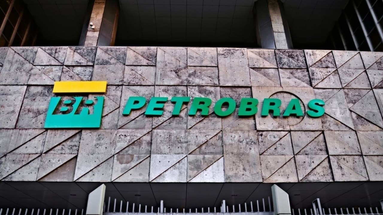 Petrobras prepara Programa de Demissão Voluntária para funcionários aposentados