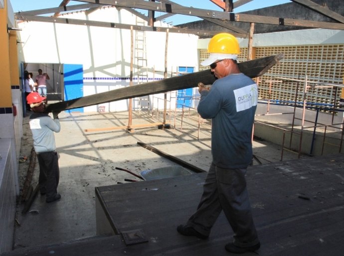 Estado reforma cinco escolas e constrói quadra poliesportiva na região de Penedo