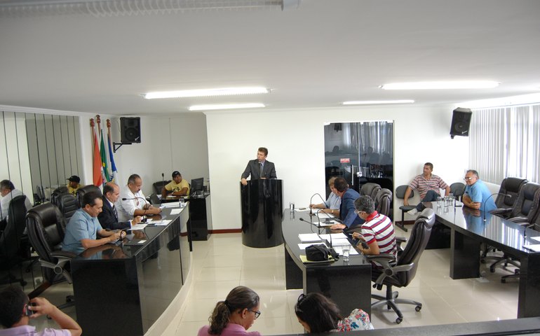 Em Delmiro Gouveia vereadores apreciam orçamento e PPA