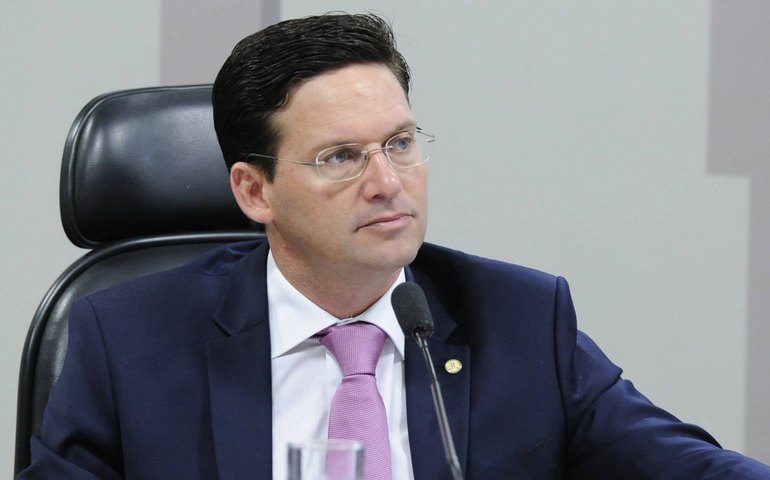 Governo quer pagar novos valores de Auxílio já em novembro, diz ministro