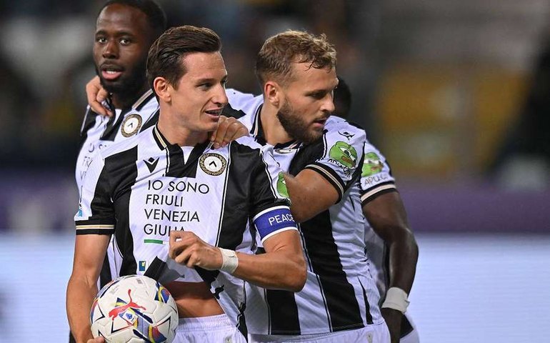 Udinese derrota o Parma de virada e assume a liderança do Campeonato Italiano