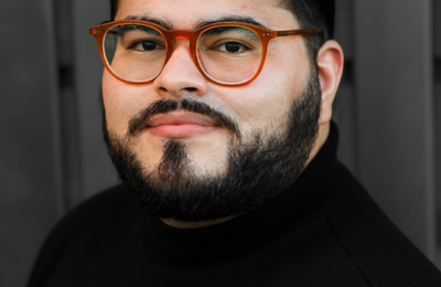 Maylson Honorato lança 'Bromélias imaginárias' em noite especial no Theatro Homerinho