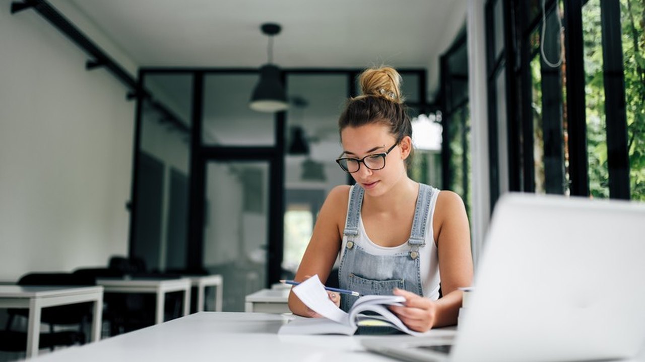 Pesquisa aponta que desempenho de meninas em Matemática melhorou nos últimos anos