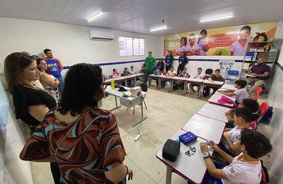 Escola pública bilíngue em AL atrai gestores de BH e mais oito municípios do Sul e Sudeste