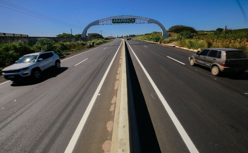 Governador assina contrato para duplicação entre Palmeira dos Índios, Arapiraca e Delmiro Gouveia