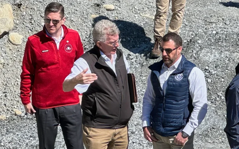 Casa Branca afirma que os fundos para pagar os funcionários da TSA e de outros órgãos de segurança interna 'em breve acabarão'.