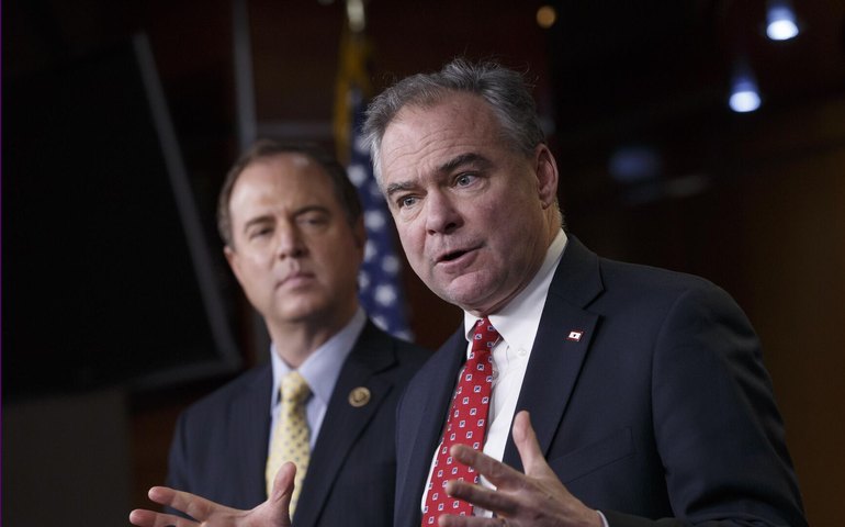 Senado dos EUA bloqueia debate sobre fim de ação militar contra embarcações venezuelanas