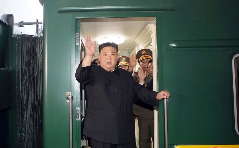 Trem do líder norte-coreano Kim Jong-un chega à Rússia