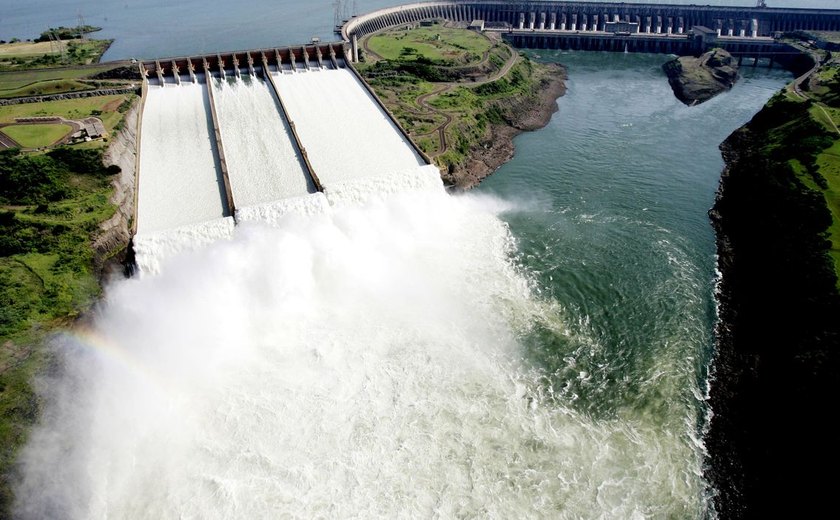 Itaipu completa 51 anos com foco em inovação energética