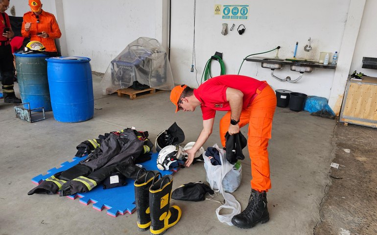 Corpo de Bombeiros faz inspeção de Equipamentos de Proteção Individual