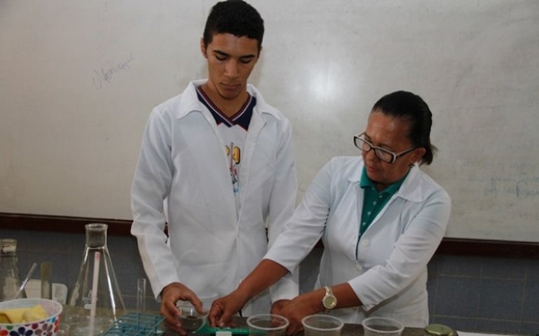 Escola estadual de Arapiraca tem projeto selecionado para maior feira científica do país