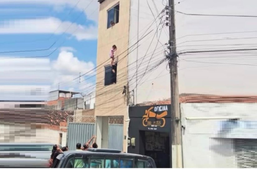 Soldado da PM-AL salva criança pendurada em fiação elétrica em Delmiro Gouveia