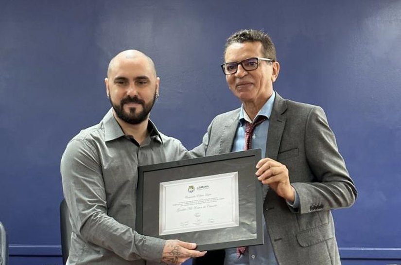 Diretor de Comunicação do TCE/AL recebe Comenda Radialista Edécio Lopes