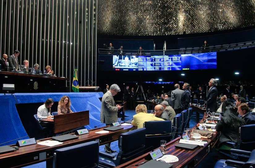 Parlamentarismo: Senado aprova criação de comissão para debater o tema
