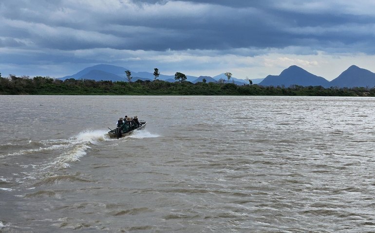 Conflito no Pantanal: empresas tentam expulsar ribeirinhos para abrir espaço para portos (VÍDEO)