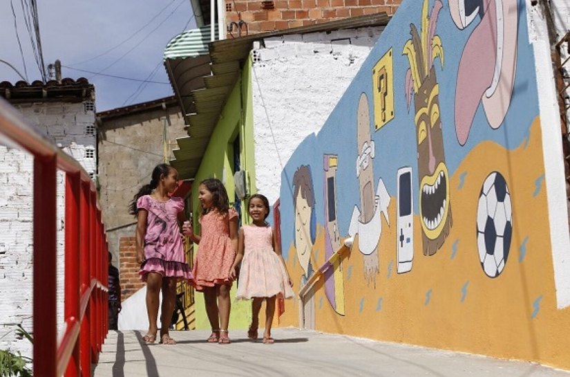 Renan Filho entrega obras de mobilidade e libera crédito na Grota do Canaã