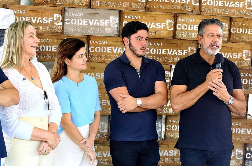 Arthur Lira entrega modernização de quase 6 km de ruas e kits de apicultura em Flexeiras