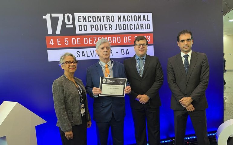 TRE/AL recebe o Selo Prata do CNJ e adere  ao Pacto pela Linguagem Simples no Judiciário