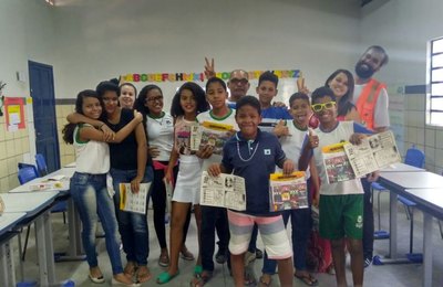 Ação prática da SMTT Maceió orienta crianças sobre cuidados no trânsito