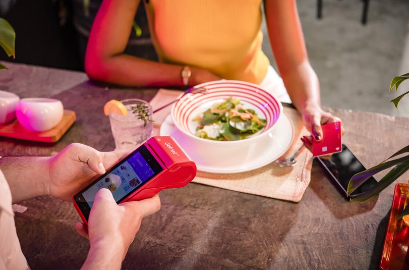 Carnaval 2026: como se proteger de golpes com cartões e celulares