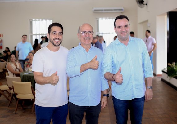 Prefeito Ronaldo Lopes recebe deputado Luciano Amaral para visitar obras em Penedo