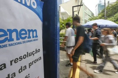 Enem 2025: saiba o que é permitido levar no primeiro dia de provas