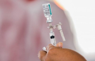 Maceió começa a imunizar pessoas com 50 anos ou mais com a 4ª dose
