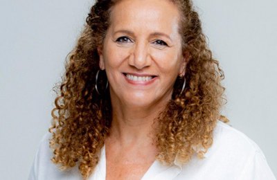 Jandira Feghali lança livro sobre o poder transformador da cultura em Maceió