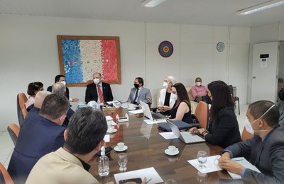 Ministra corregedora se reúne com reitor da Ufal em busca de ajuda a vítimas de mineradora