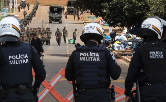 Acampamentos com bolsonaristas que pediam a volta da ditadura foram desfeitos em vários estados