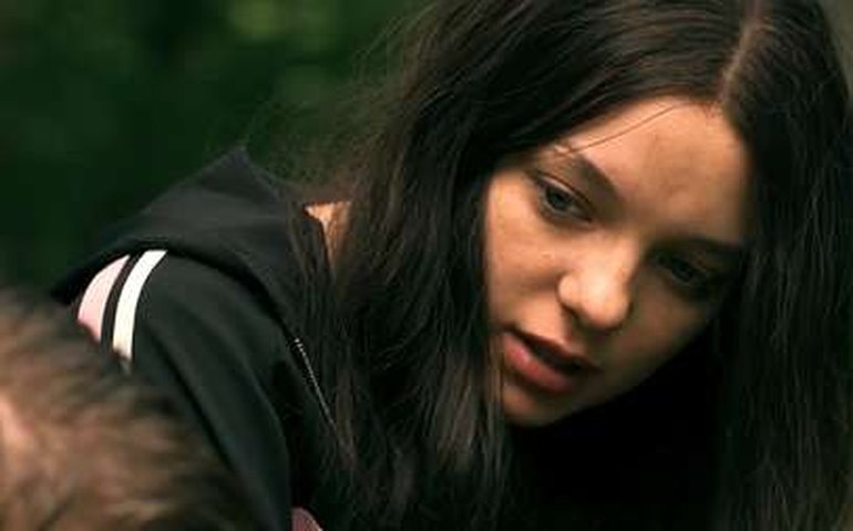 ‘Hanna’ traz adolescentes que descartam os estereótipos femininos