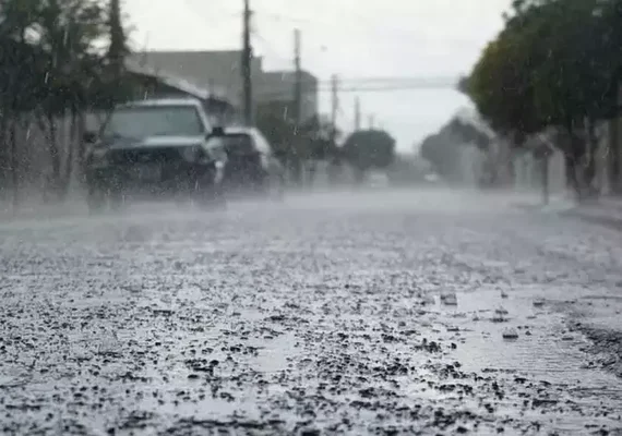 Inmet renova alertas de chuva intensa para Alagoas: 87 cidades em risco até quinta-feira
