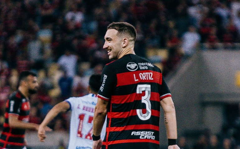 Perfil de Léo Ortiz, do Flamengo, é hackeado, e invasor tenta dar golpe com promessa de investimento financeiro