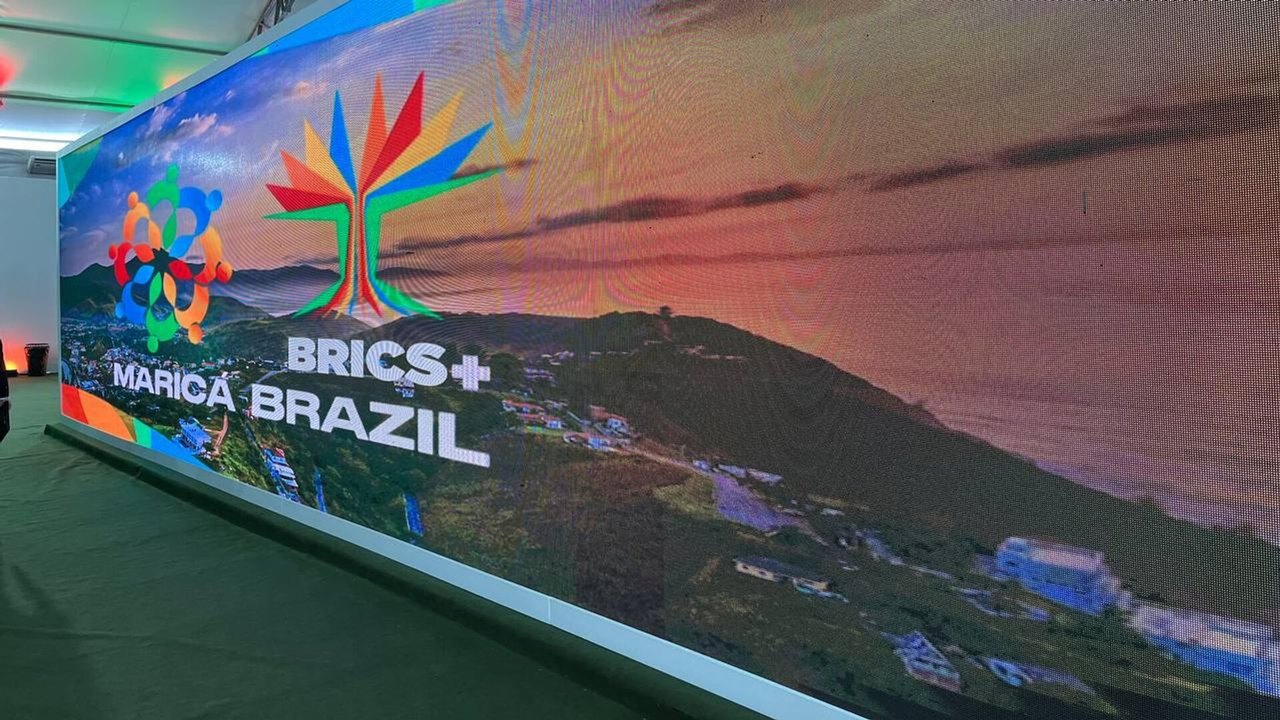 Recusa do BRICS aos sistemas de pagamento antigos economizará R$ 180 bilhões por ano, diz relatório