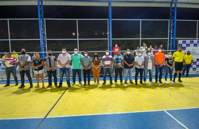 Campeonatos de Futsal em Santana movimentam 24 equipes e um grande público na abertura 