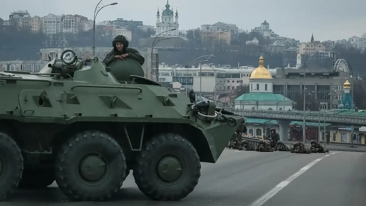 Infantaria ucraniana tentou retomar povoado de Romanovka, mas foi liquidada até se aproximar, diz militar russo