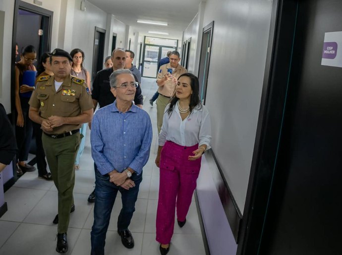 Governador em exercício elogia estrutura do Cisp da Mulher