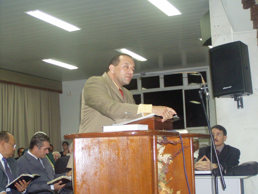 Pastor Daniel Silva conta vitória de Deus na sua vida