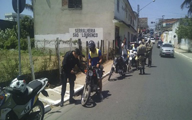 3° BPM e SMTT intensificam fiscalização no trânsito de Arapiraca