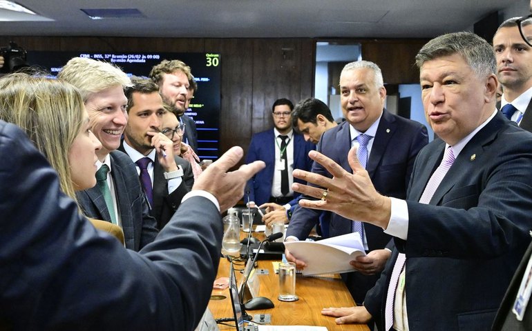 CPMI do INSS aprova quebra de sigilo de Lulinha e convoca André Moura