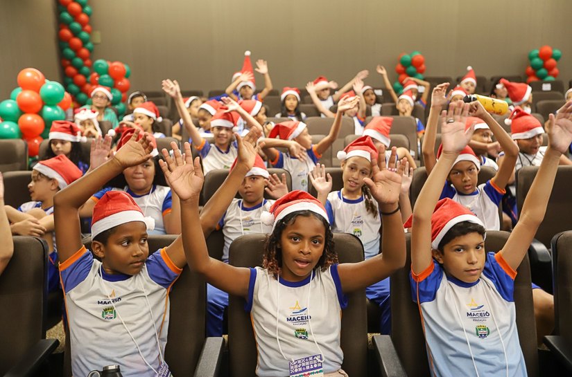 Natal Solidário: TJAL presenteia mais de 150 crianças da rede pública