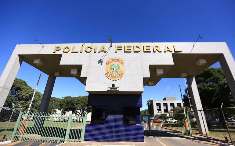 Moraes autoriza Bolsonaro a realizar fisioterapia na prisão