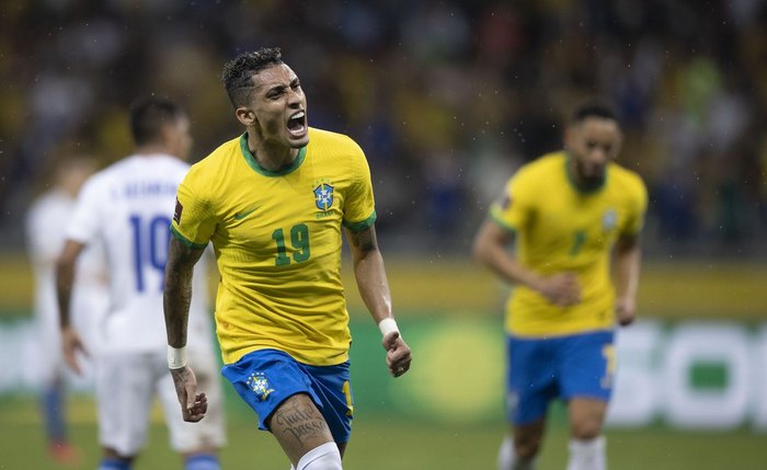 Brasil goleia Paraguai