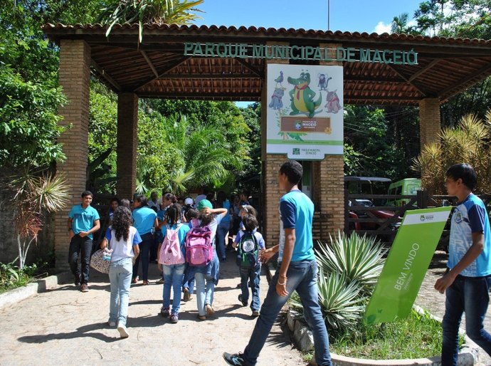 Alunos da Escola Rui Palmeira participam do projeto Turismo do Saber