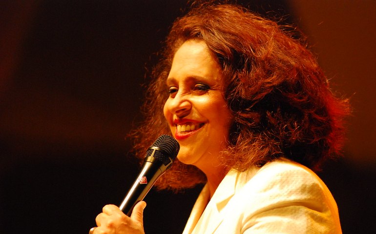 Nos palcos Ao vivo Gal canta Milton Nascimento em nova turnê