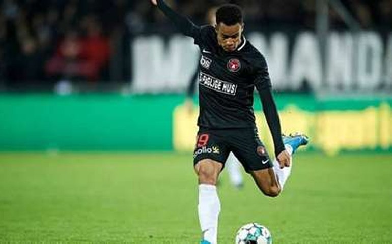 Com portões fechados, testes e questionários, Dinamarca retoma futebol nesta 5ª